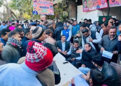 मंत्री राजेश नागर ने खुले दरबार में बिजली अधिकारियों को लगाई फटकार