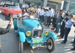 फरीदाबाद में विंटेज कार और बाइक रैली, 1940-70 के मॉडल देखकर लोग हुए रोमांचित 