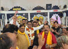 ओल्ड फरीदाबाद के लक्ष्मी नारायण मंदिर में 73वां वार्षिकोत्सव, फूलों की होली में उमड़ा जनसैलाब