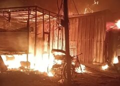 फरीदाबाद के NIT-2 में टीन शेड में भीषण आग, रामलीला का सामान राख