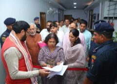 ग्रेटर फरीदाबाद में बिजली संकट, लोग सीएम सैनी से मिले, बताईं बिल्डर की मनमानियां 