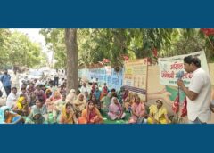 नेहरू कालोनी तोड़फोड़ का विरोध तेज, नागरिकों ने नगर निगम मुख्यालय पर किया प्रदर्शन