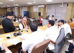 नूंह में कैबिनेट मंत्री विपुल गोयल ने सुनीं लोगों की शिकायतें, अधिकारियों को दिए सख्त निर्देश